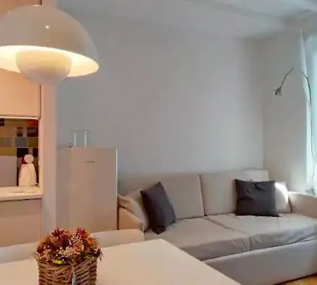 Eleganza A Due Passi Dal Centro Apartment *